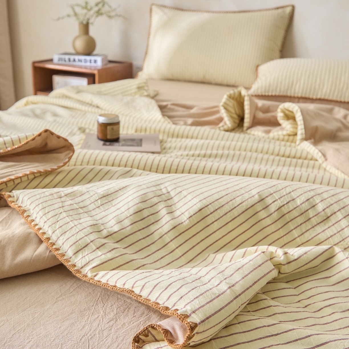 91家纺网 家纺一手货源 找家纺 如一 2026新款全棉色织水洗棉条纹三角针夏被四件套 晴空黄