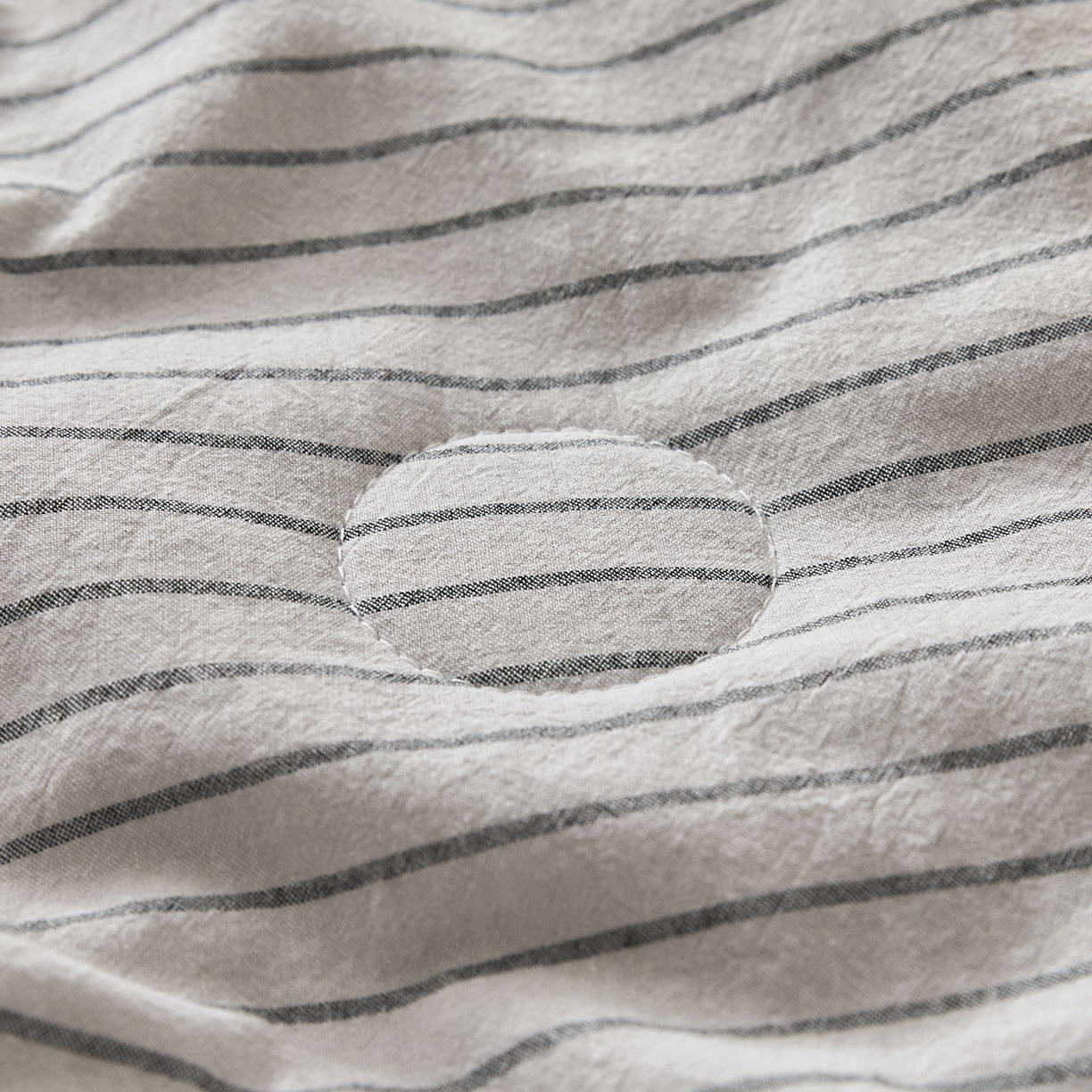 91家纺网 家纺一手货源 找家纺 如一 2026新款全棉色织水洗棉条纹三角针夏被四件套 晴空灰