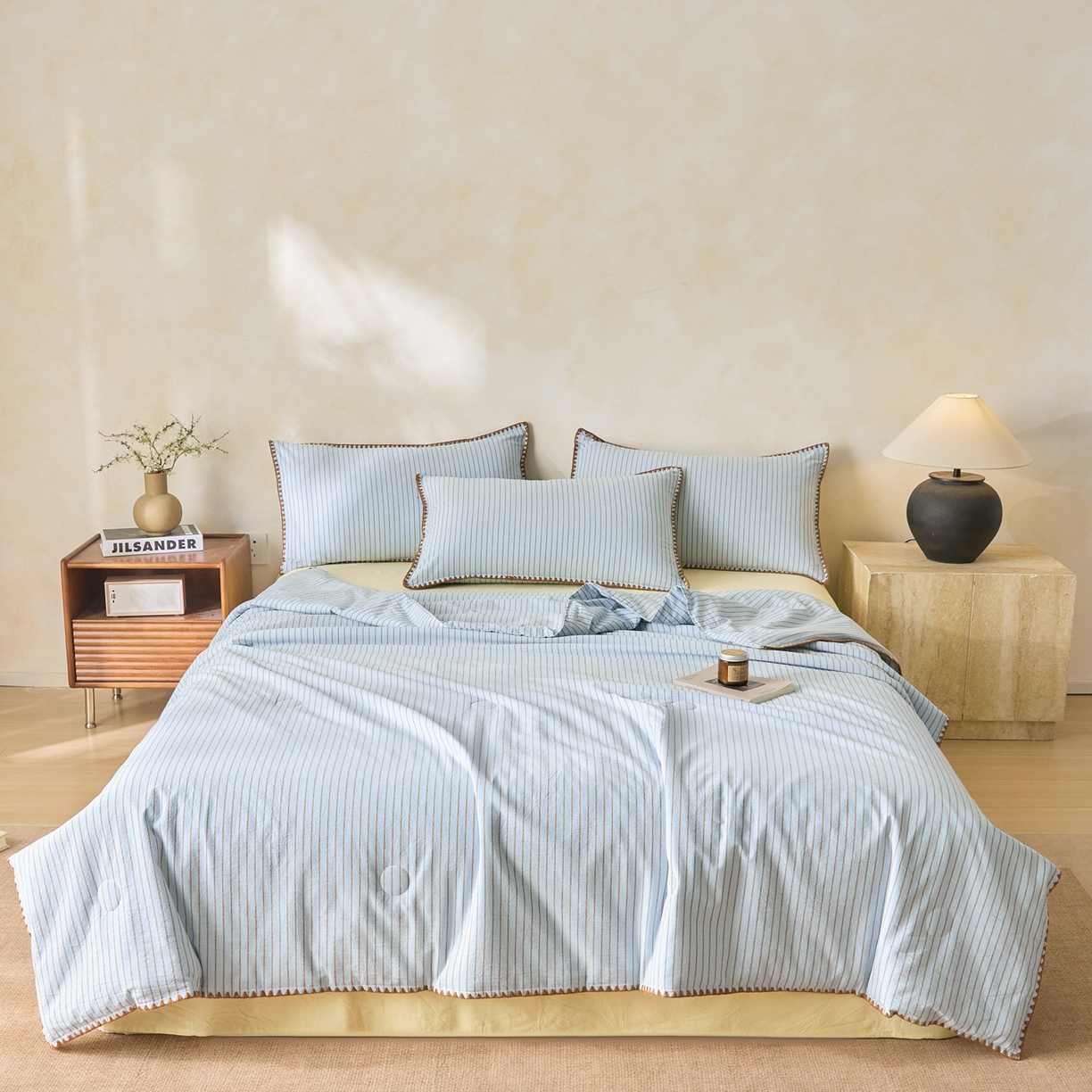 91家纺网 家纺一手货源 找家纺 如一 2026新款全棉色织水洗棉条纹三角针夏被四件套 晴空蓝