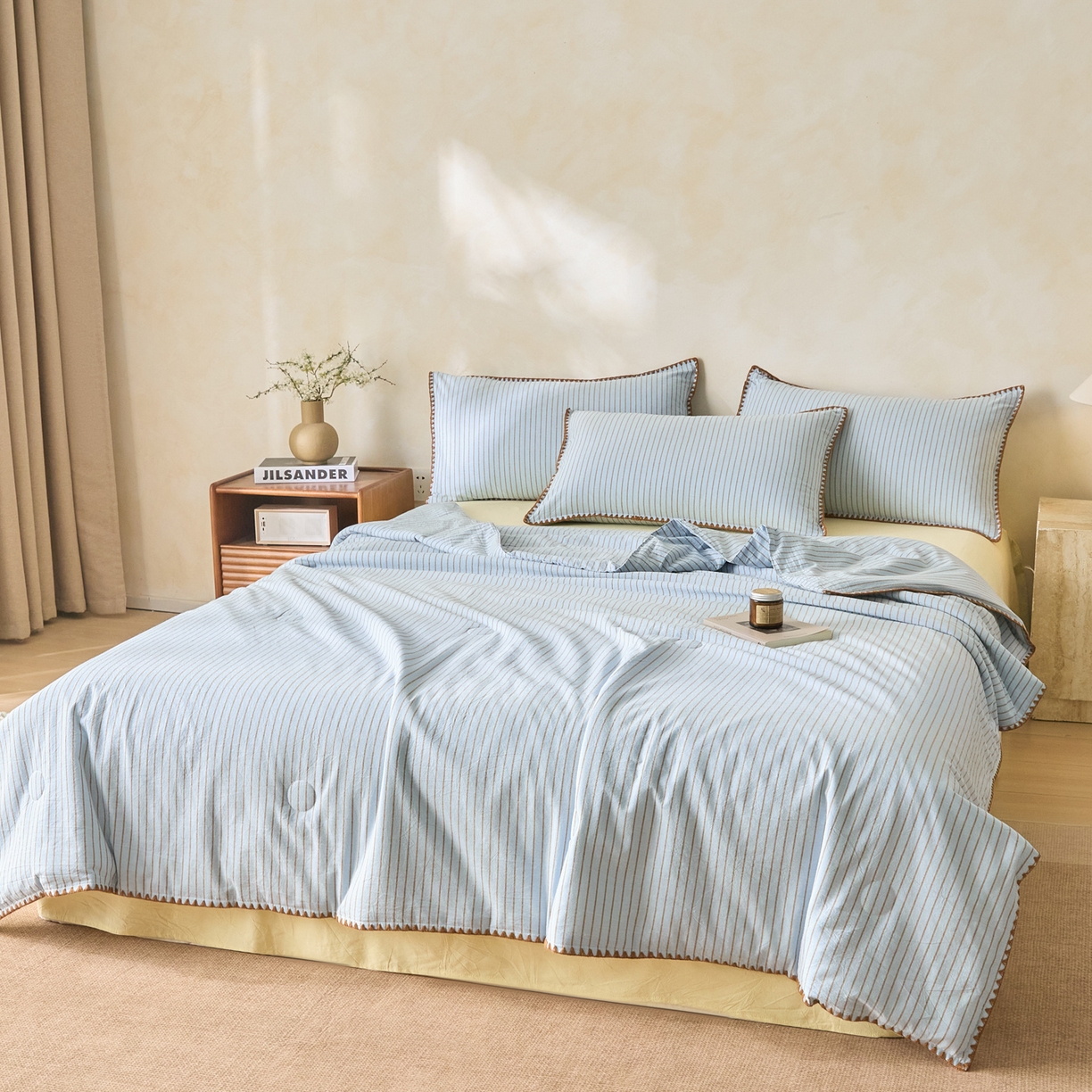 91家纺网 家纺一手货源 找家纺 如一 2026新款全棉色织水洗棉条纹三角针夏被四件套 晴空蓝