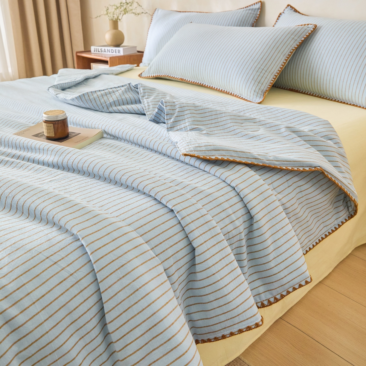 91家纺网 家纺一手货源 找家纺 如一 2026新款全棉色织水洗棉条纹三角针夏被四件套 晴空蓝