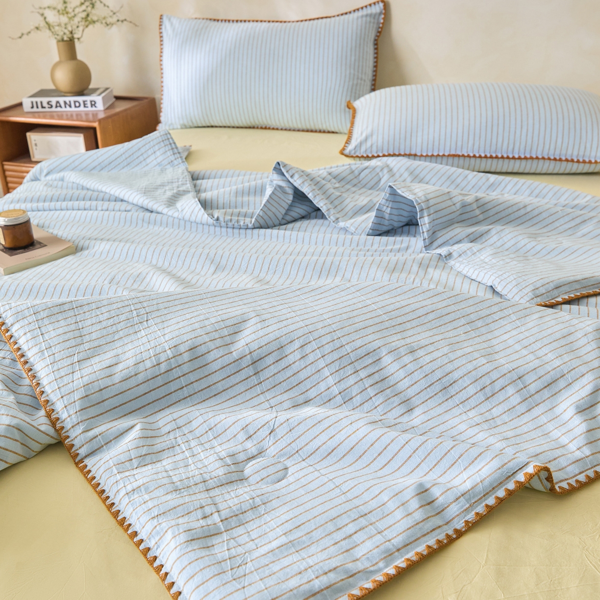 91家纺网 家纺一手货源 找家纺 如一 2026新款全棉色织水洗棉条纹三角针夏被四件套 晴空蓝
