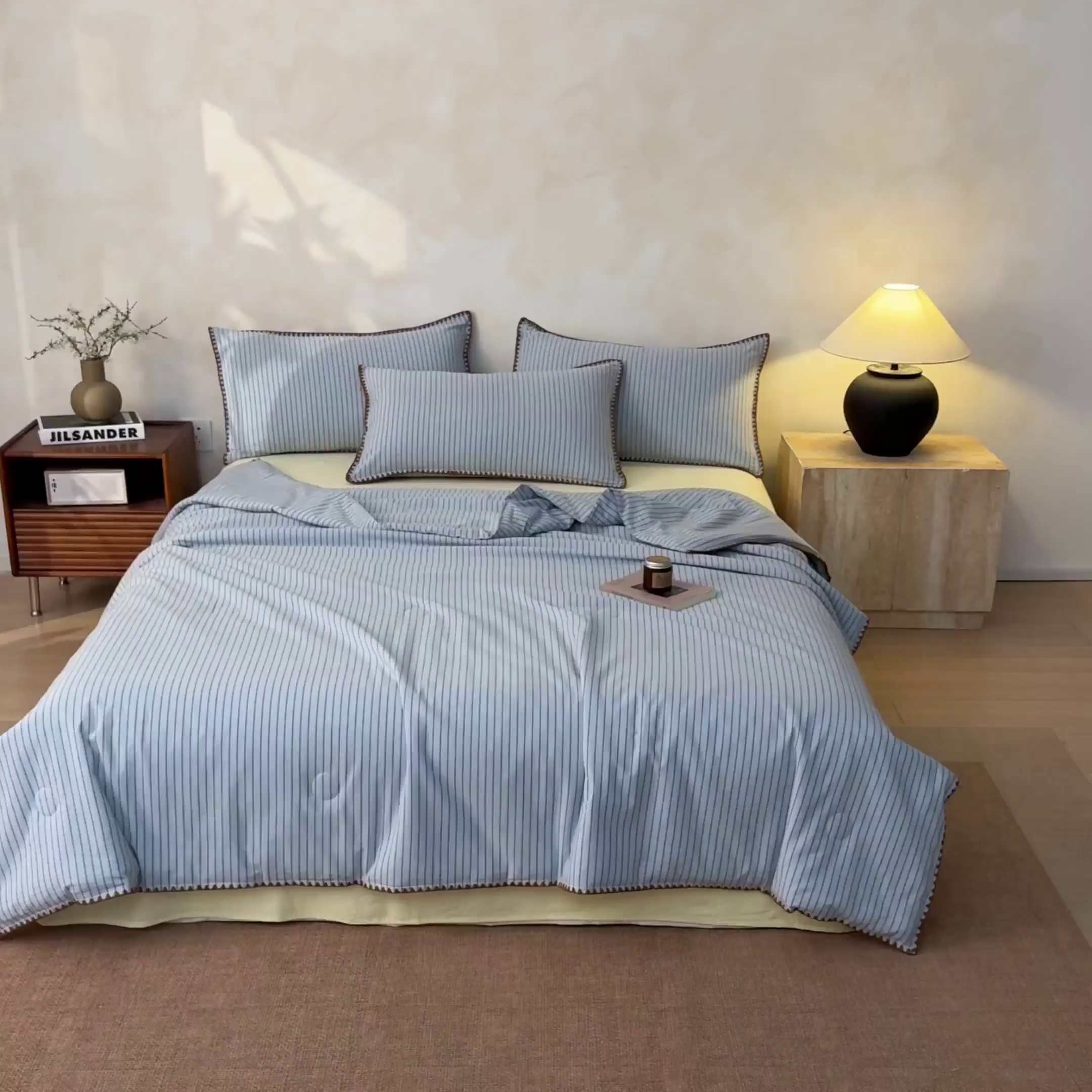 91家纺网 家纺一手货源 找家纺 如一 2026新款全棉色织水洗棉条纹三角针夏被四件套 晴空蓝