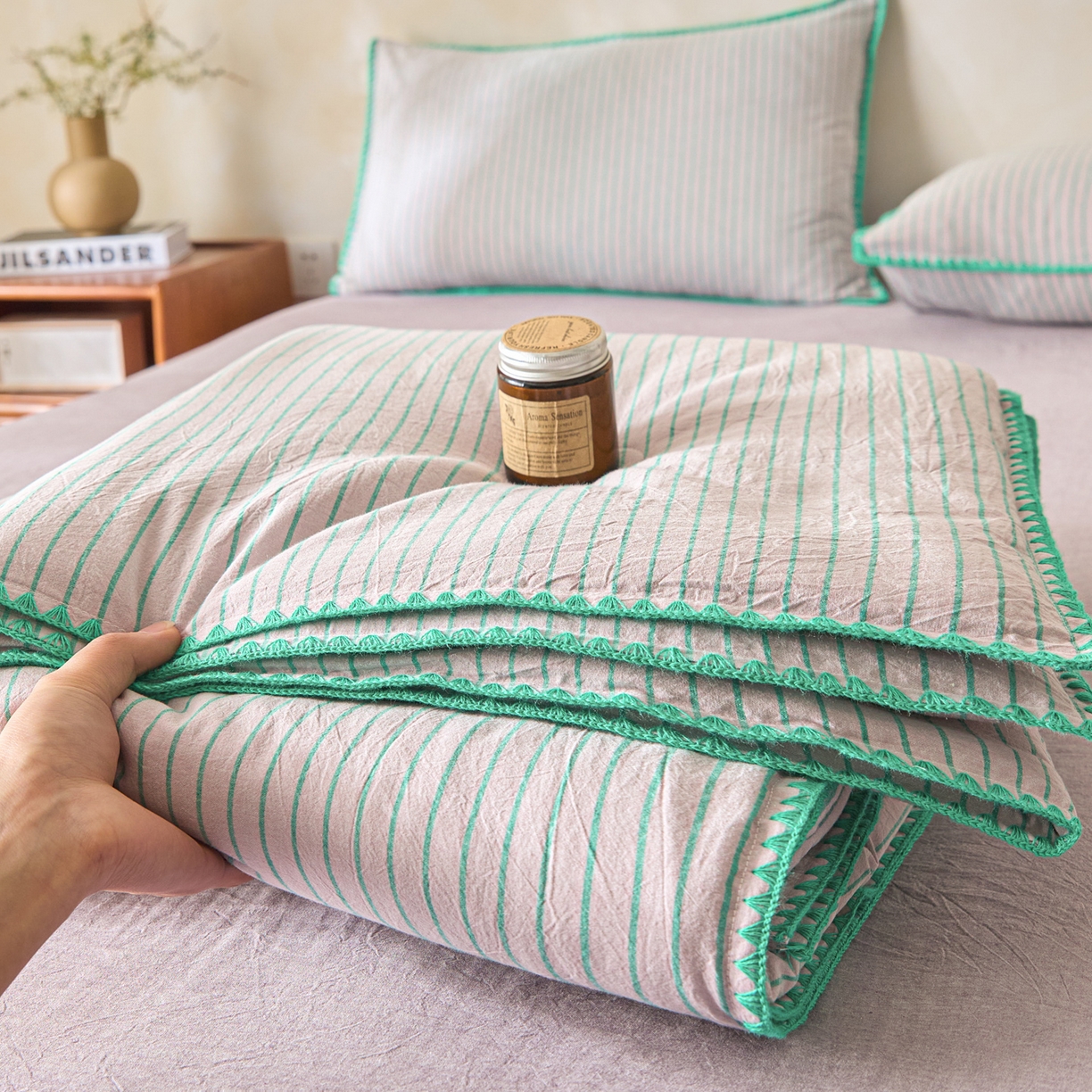 91家纺网 家纺一手货源 找家纺 如一 2026新款全棉色织水洗棉条纹三角针夏被四件套 晴空紫