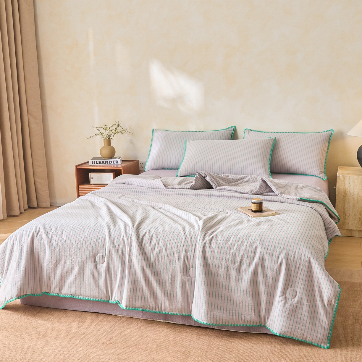 91家纺网 家纺一手货源 找家纺 如一 2026新款全棉色织水洗棉条纹三角针夏被四件套 晴空紫