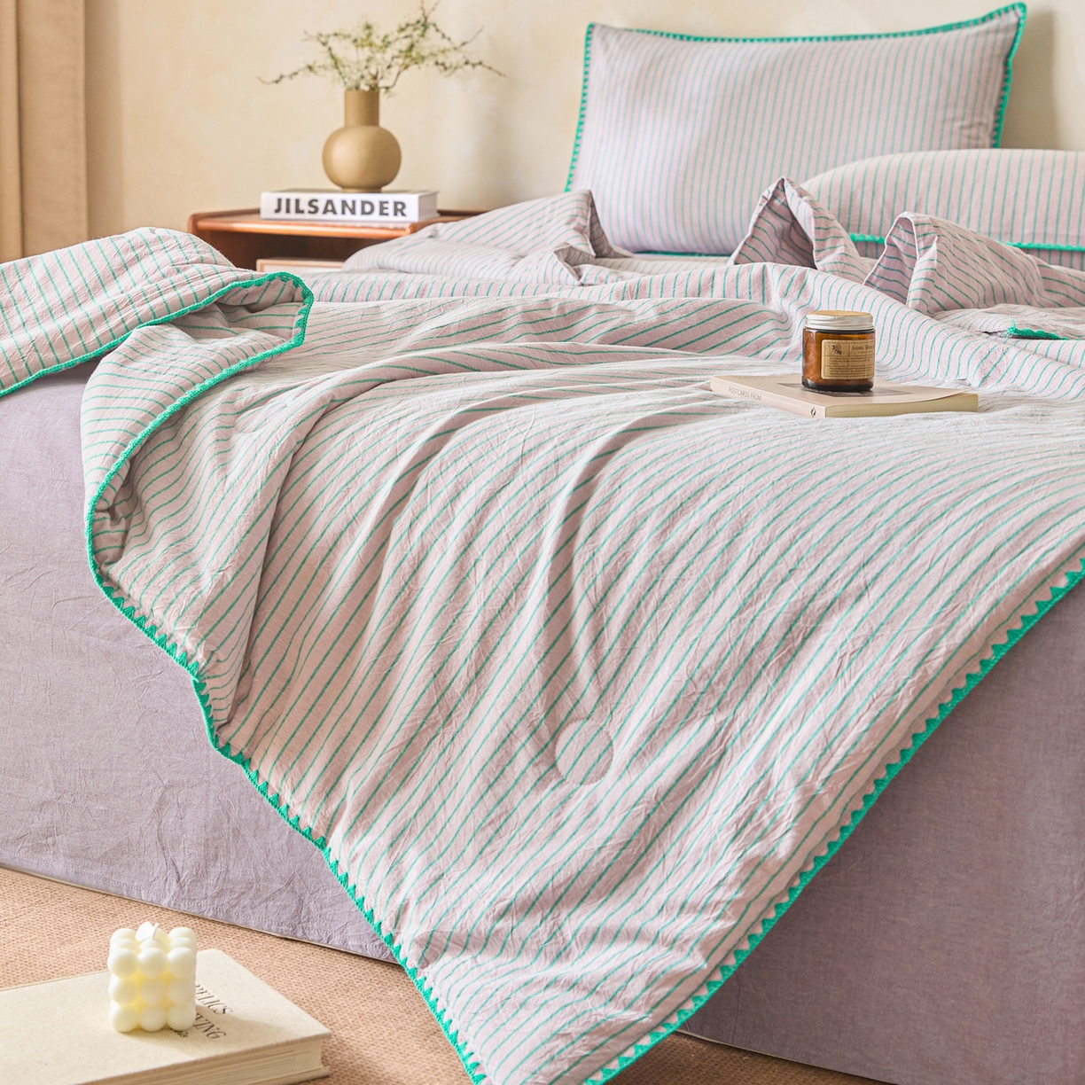 91家纺网 家纺一手货源 找家纺 如一 2026新款全棉色织水洗棉条纹三角针夏被四件套 晴空紫