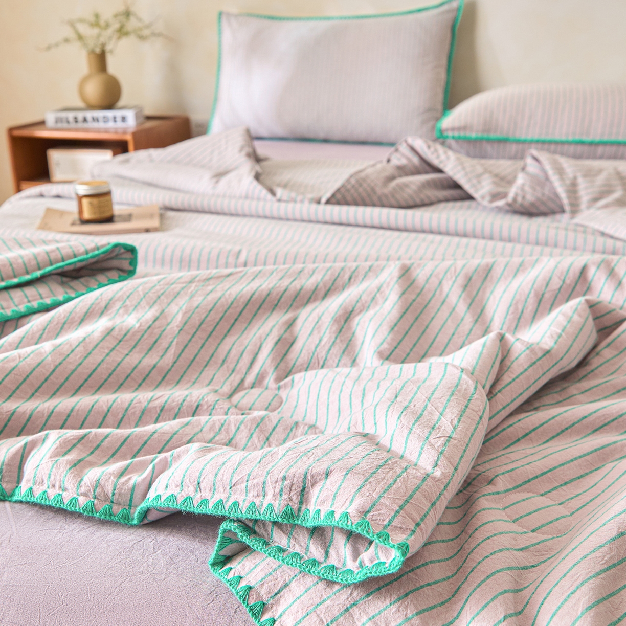 91家纺网 家纺一手货源 找家纺 如一 2026新款全棉色织水洗棉条纹三角针夏被四件套 晴空紫