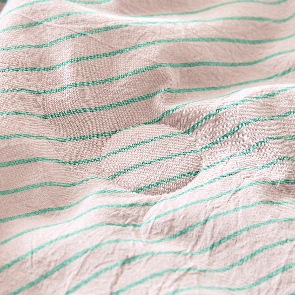 91家纺网 家纺一手货源 找家纺 如一 2026新款全棉色织水洗棉条纹三角针夏被四件套 晴空紫