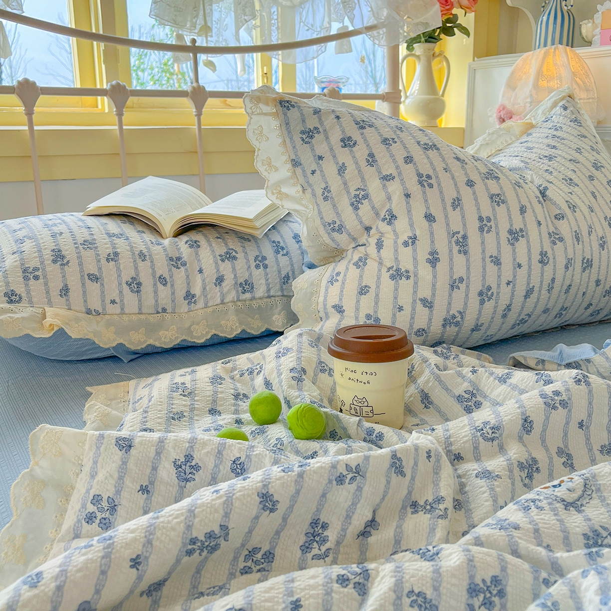 91家纺网 家纺一手货源 找家纺 金梦拉家纺 2026新款全棉花边系列泡芙纱泡泡纱夏被夏凉被空调被四件套 浅蓝花照