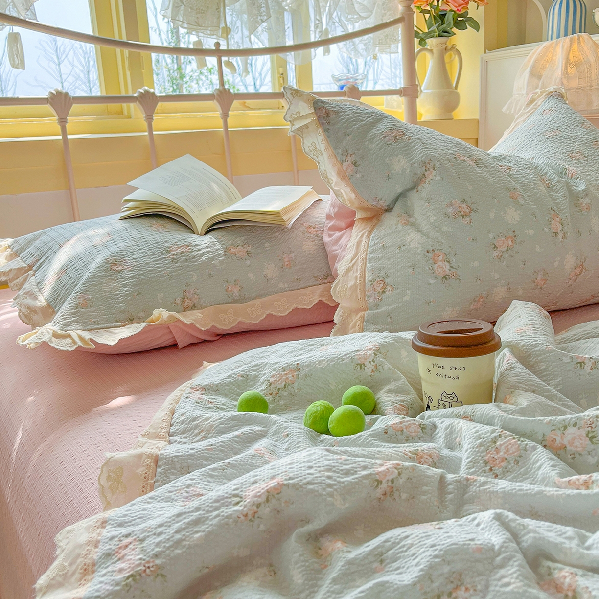 91家纺网 家纺一手货源 找家纺 金梦拉家纺 2026新款全棉花边系列泡芙纱泡泡纱夏被夏凉被空调被四件套 雾蓝粉黛