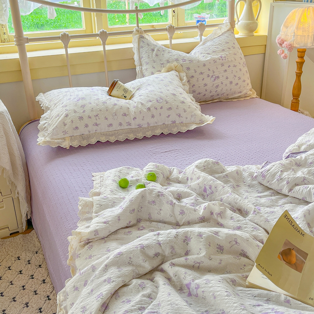 91家纺网 家纺一手货源 找家纺 金梦拉家纺 2026新款全棉花边系列泡芙纱泡泡纱夏被夏凉被空调被四件套 小紫花免