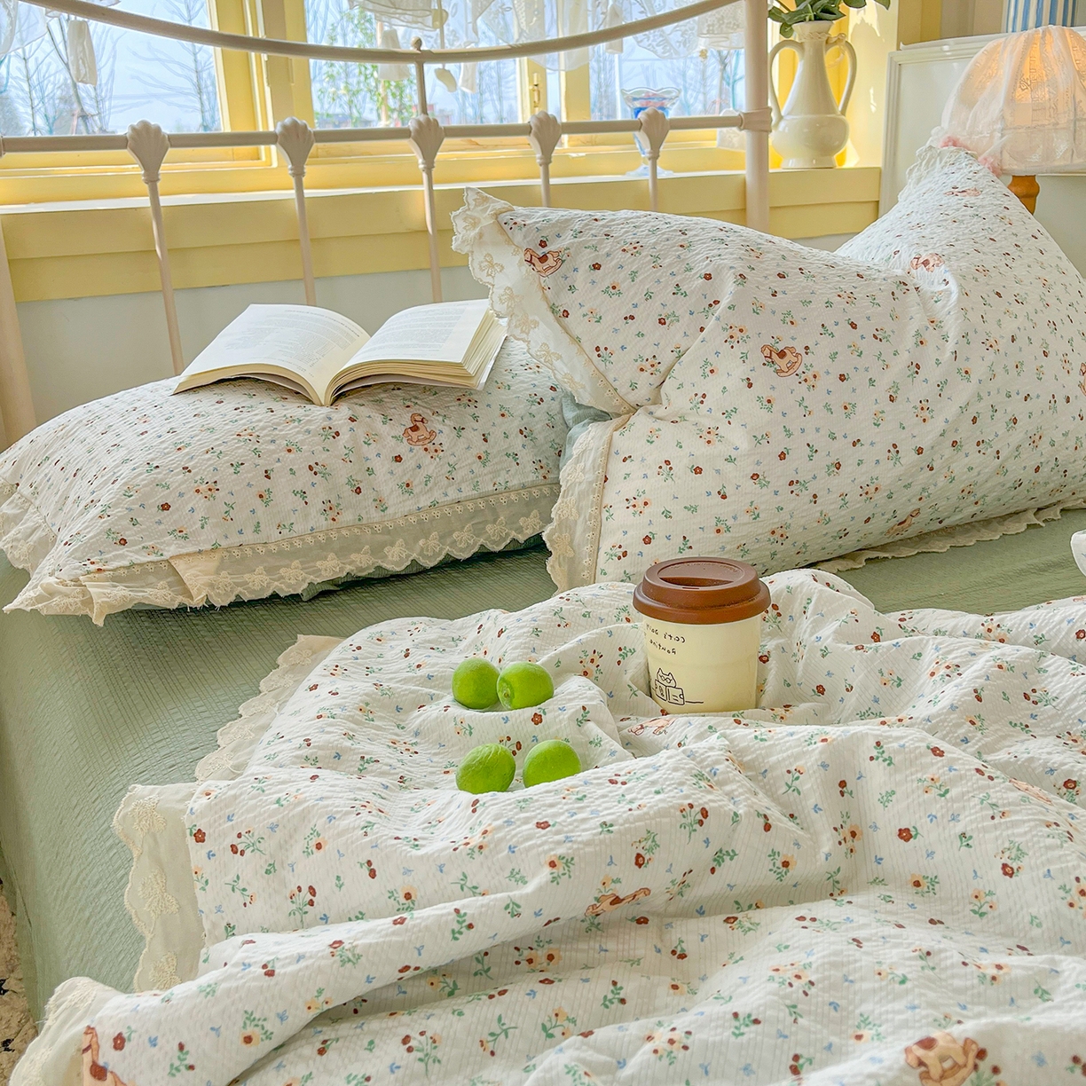 91家纺网 家纺一手货源 找家纺 金梦拉家纺 2026新款全棉花边系列泡芙纱泡泡纱夏被夏凉被空调被四件套 木马小花团