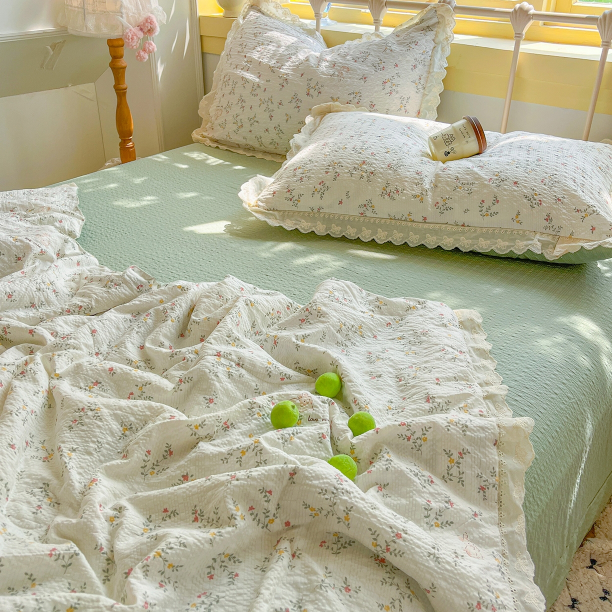 91家纺网 家纺一手货源 找家纺 金梦拉家纺 2026新款全棉花边系列泡芙纱泡泡纱夏被夏凉被空调被四件套 青草録