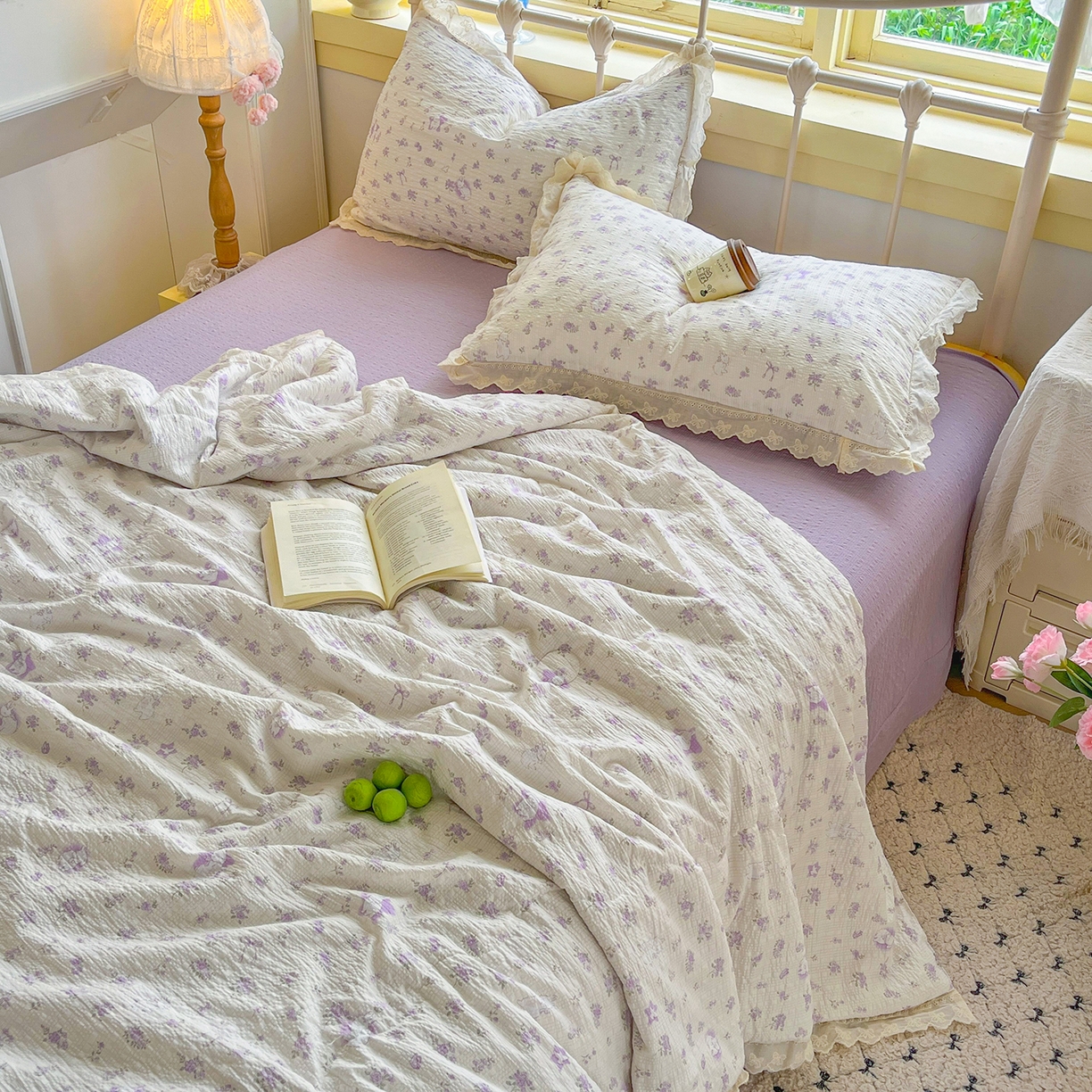 91家纺网 家纺一手货源 找家纺 金梦拉家纺 2026新款全棉花边系列泡芙纱泡泡纱夏被夏凉被空调被四件套 小紫花免