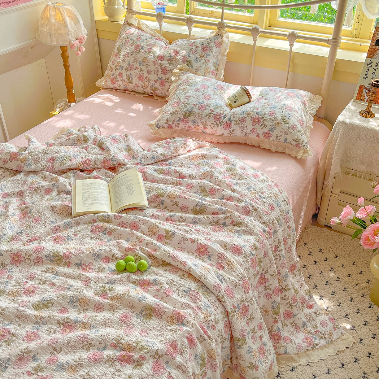 91家纺网 家纺一手货源 找家纺 金梦拉家纺 2026新款全棉花边系列泡芙纱泡泡纱夏被夏凉被空调被四件套 柔韵粉樱