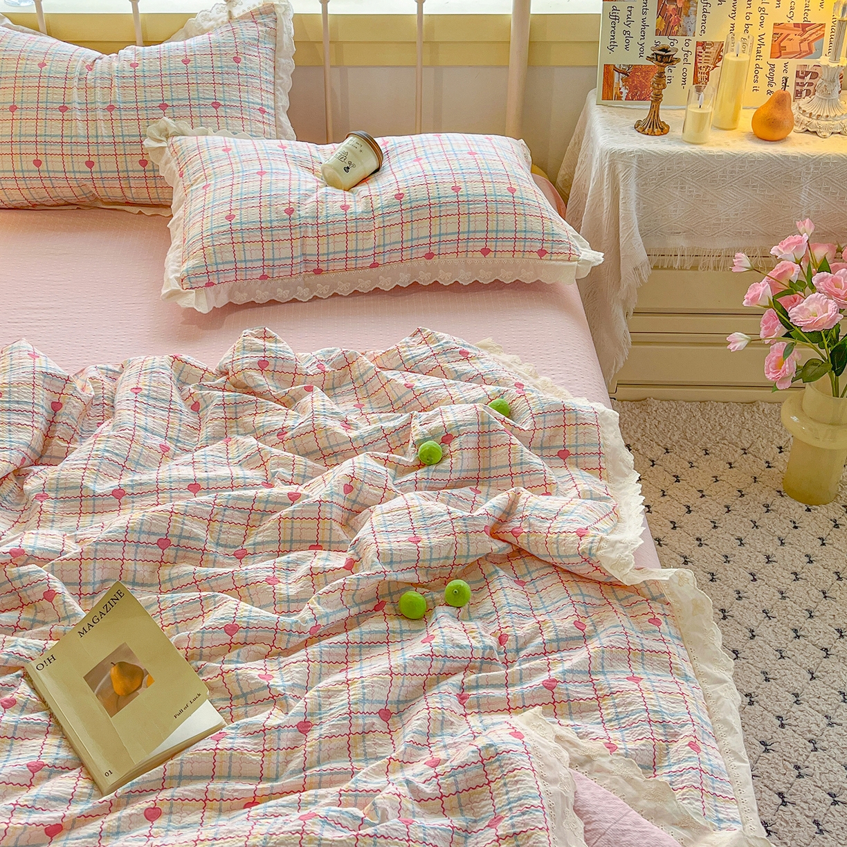 91家纺网 家纺一手货源 找家纺 金梦拉家纺 2026新款全棉花边系列泡芙纱泡泡纱夏被夏凉被空调被四件套 格格心动