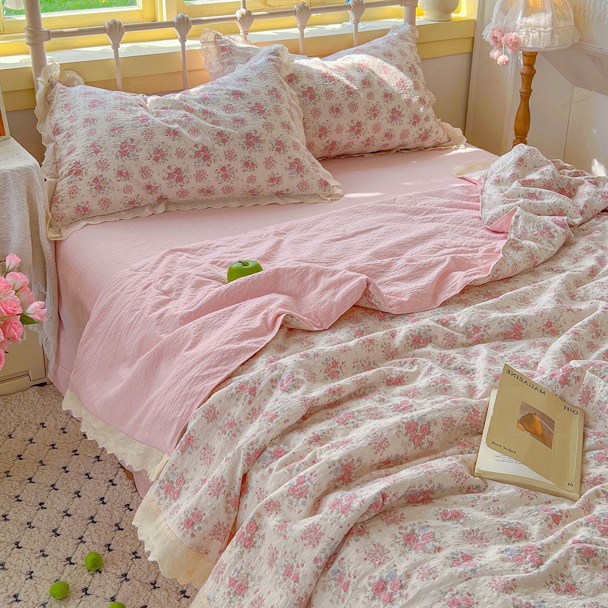 91家纺网 家纺一手货源 找家纺 金梦拉家纺 2026新款全棉花边系列泡芙纱泡泡纱夏被夏凉被空调被四件套 花漾浅梦