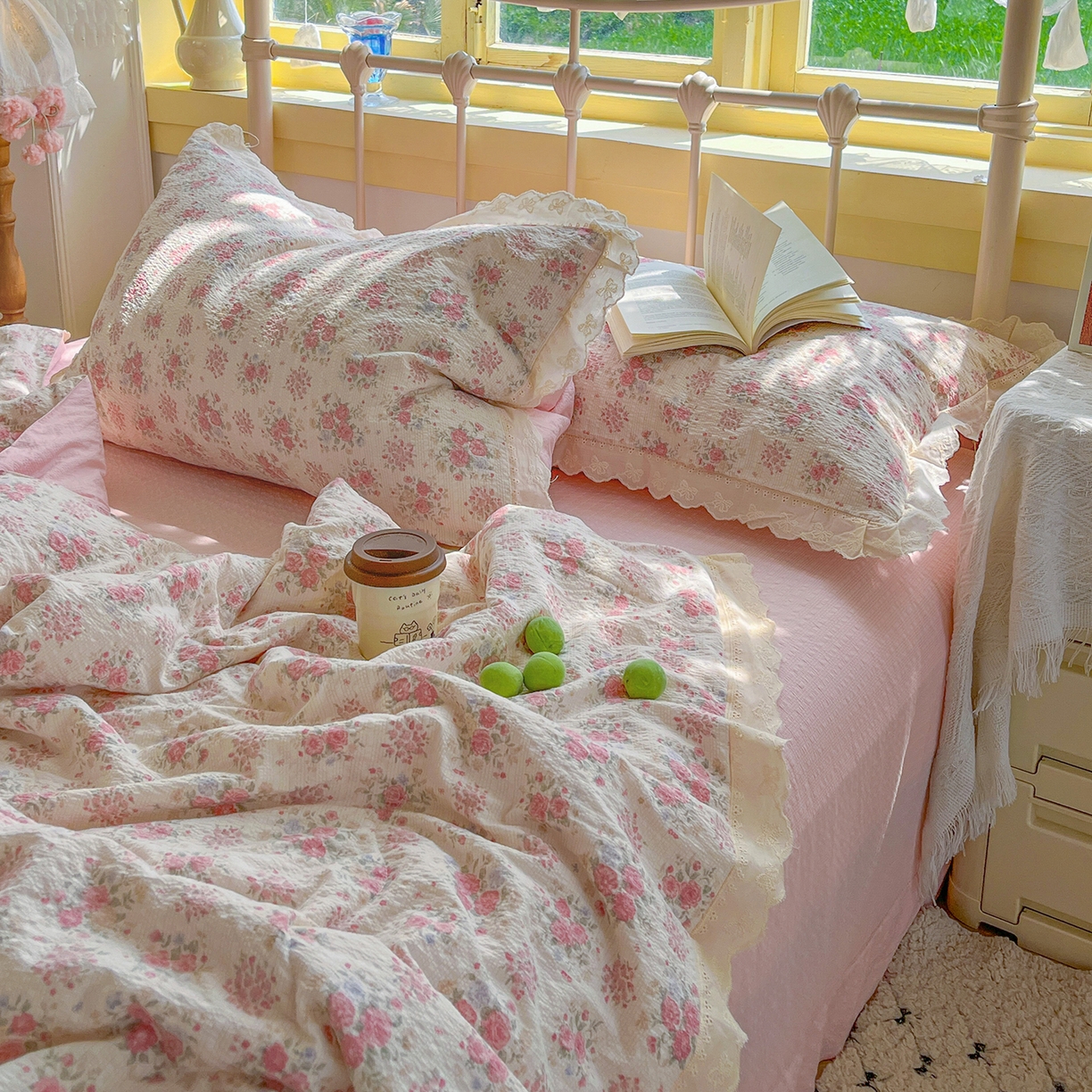 91家纺网 家纺一手货源 找家纺 金梦拉家纺 2026新款全棉花边系列泡芙纱泡泡纱夏被夏凉被空调被四件套 花漾浅梦