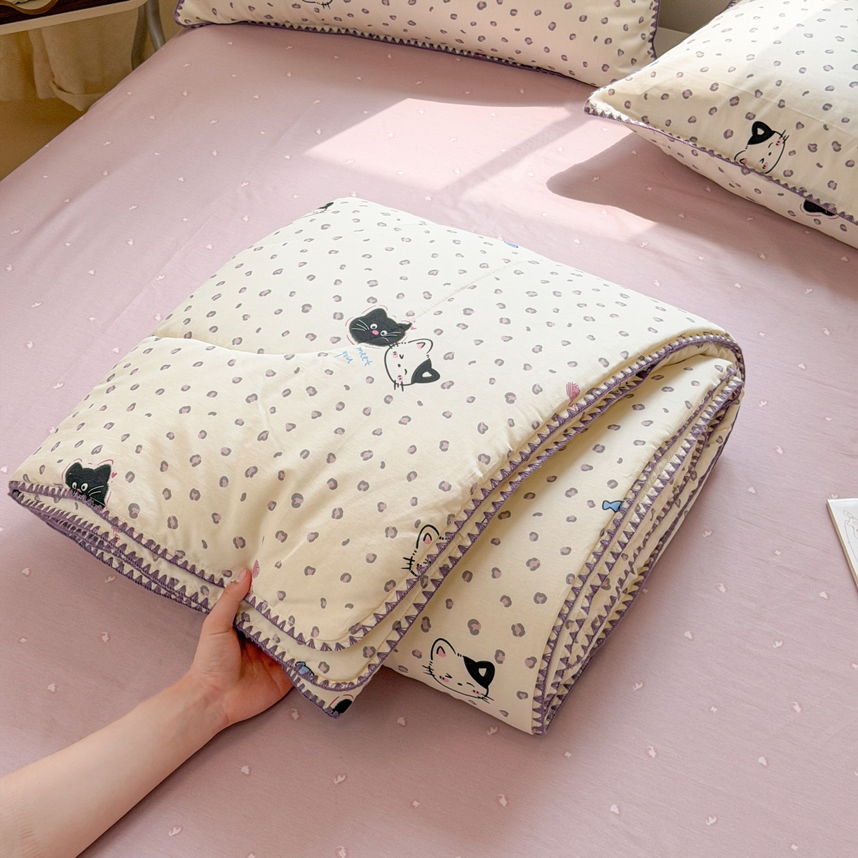 91家纺网 家纺一手货源 找家纺 沐辰 2026新款A类贝壳边全棉纯棉棉花夏被夏凉被空调被 黑猫奶咖