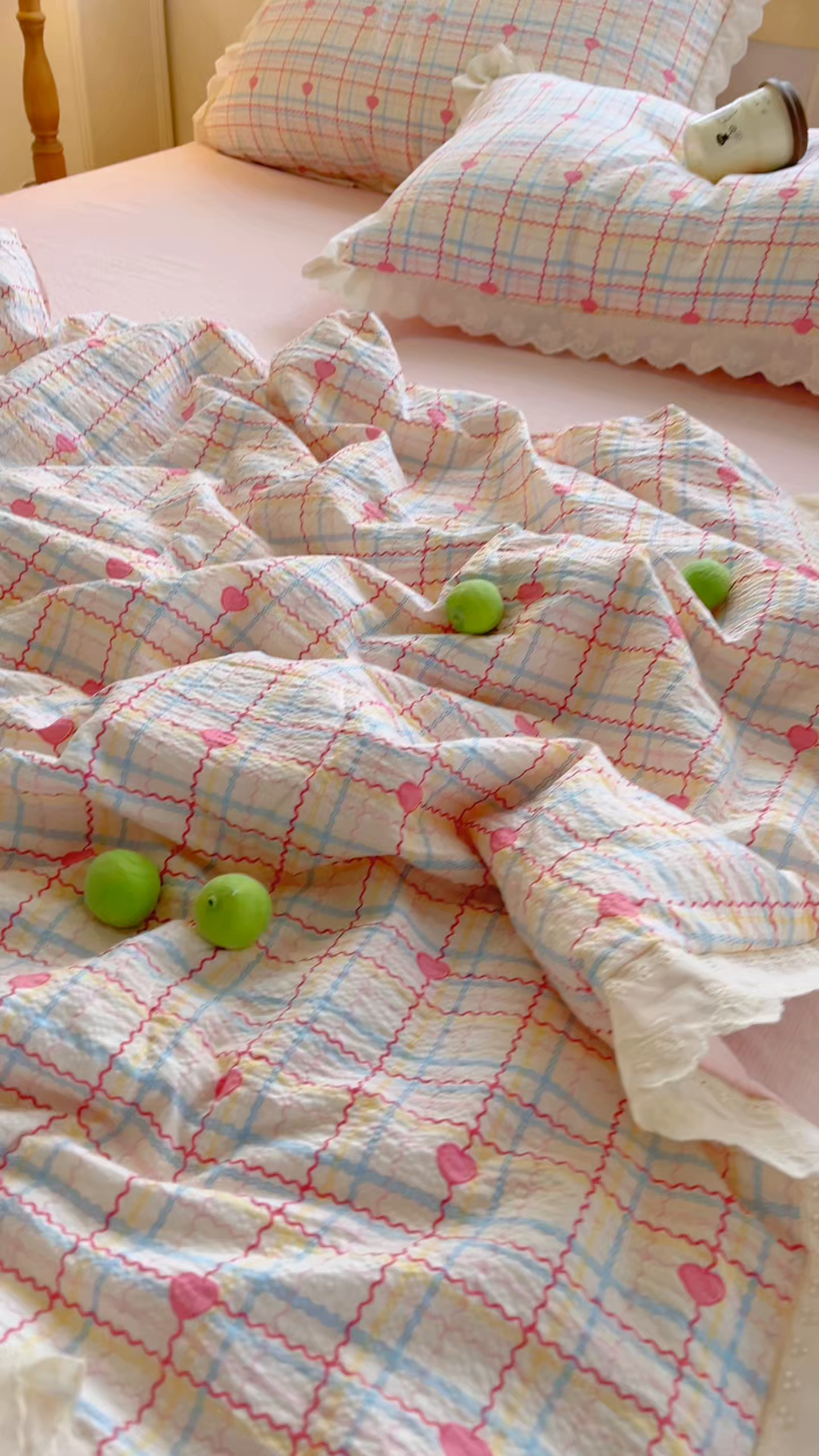 91家纺网 家纺一手货源 找家纺 金梦拉家纺 2026新款全棉花边系列泡芙纱泡泡纱夏被夏凉被空调被四件套 格格心动