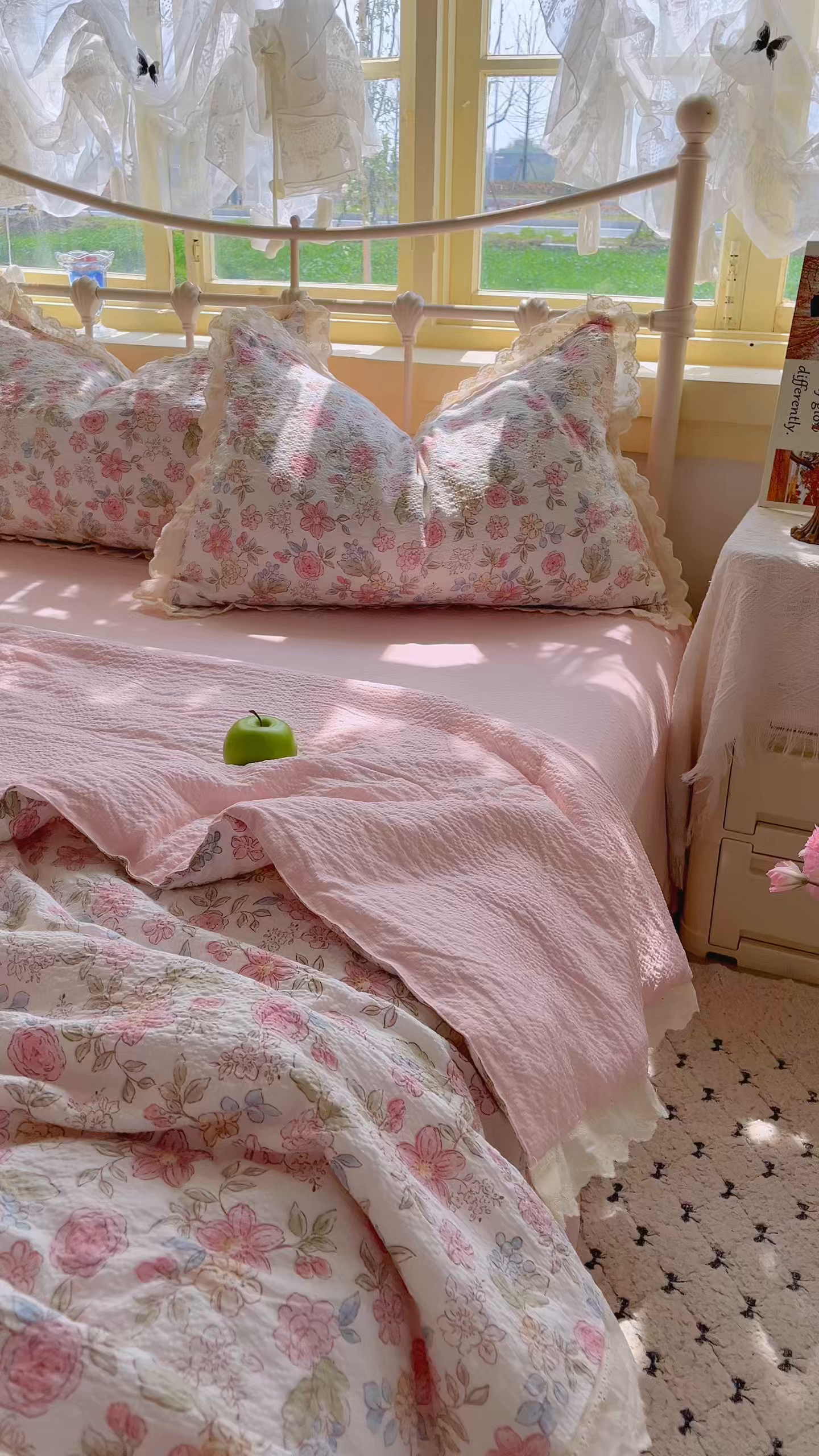 91家纺网 家纺一手货源 找家纺 金梦拉家纺 2026新款全棉花边系列泡芙纱泡泡纱夏被夏凉被空调被四件套 柔韵粉樱