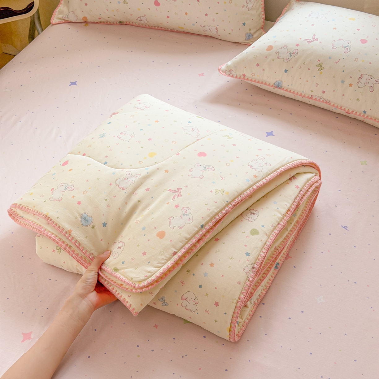 91家纺网 家纺一手货源 找家纺 沐辰 2026新款A类贝壳边全棉纯棉棉花夏被夏凉被空调被 兔叽星梦