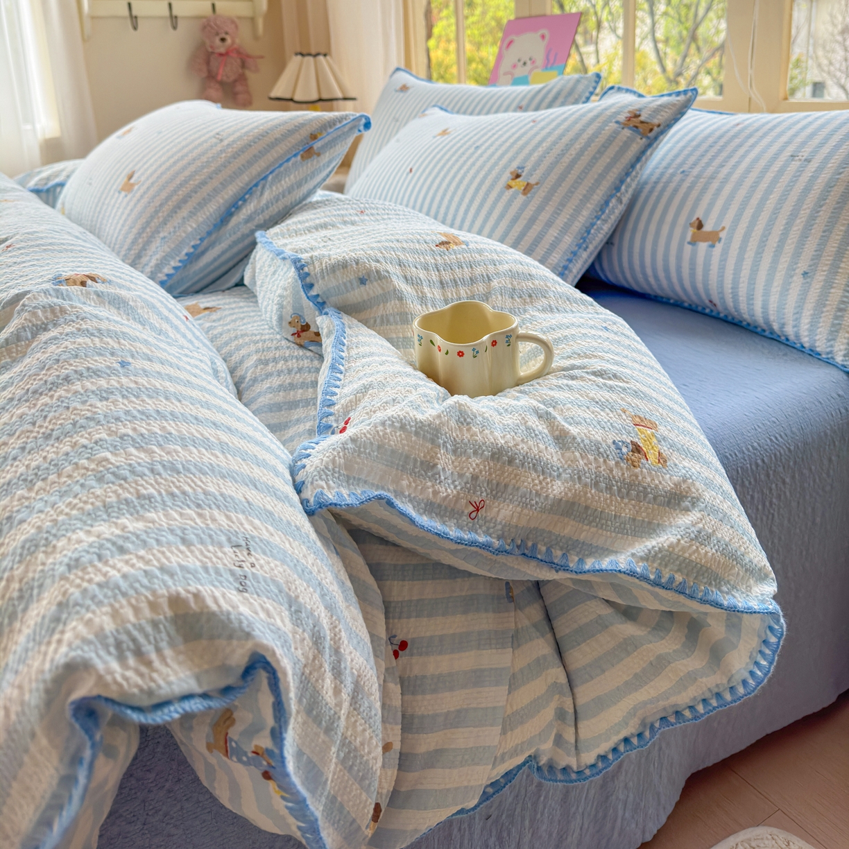 91家纺网 家纺一手货源 找家纺 仟网汇 2026新款贝壳边泡芙纱三角针四件套 滑板狗