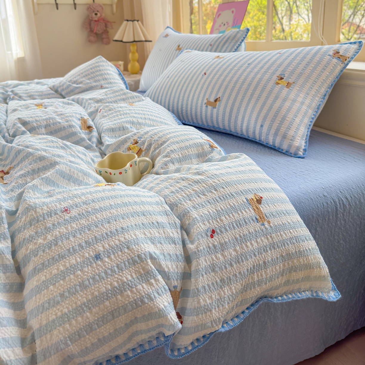 91家纺网 家纺一手货源 找家纺 仟网汇 2026新款贝壳边泡芙纱三角针四件套 滑板狗