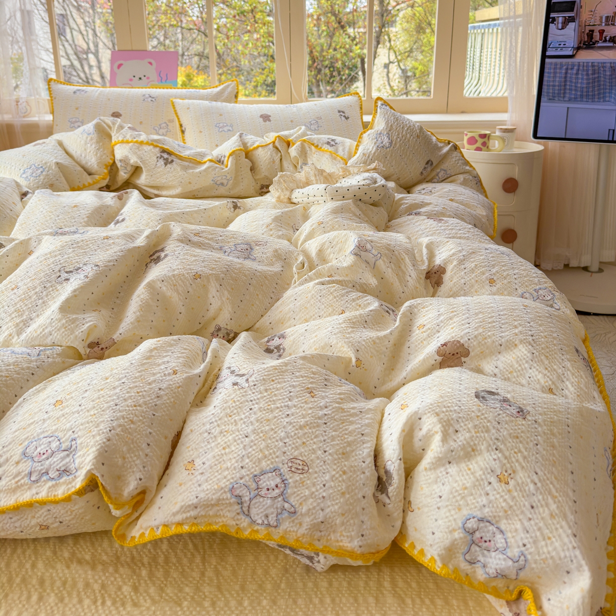 91家纺网 家纺一手货源 找家纺 仟网汇 2026新款贝壳边泡芙纱三角针四件套 奶油小狗