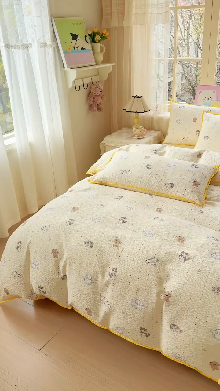 91家纺网 家纺一手货源 找家纺 仟网汇 2026新款贝壳边泡芙纱三角针四件套 奶油小狗