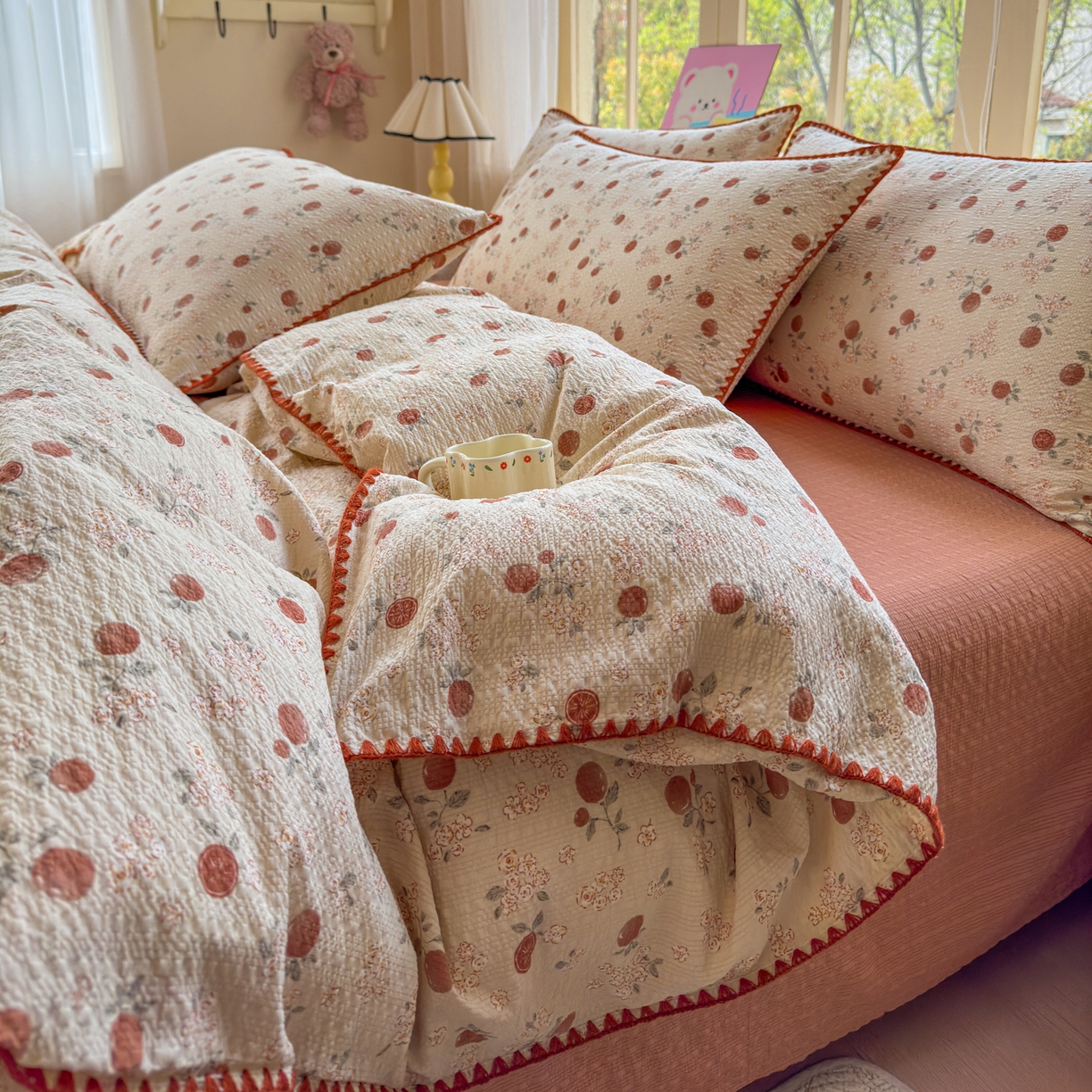 91家纺网 家纺一手货源 找家纺 仟网汇 2026新款贝壳边泡芙纱三角针四件套 柿柿如意