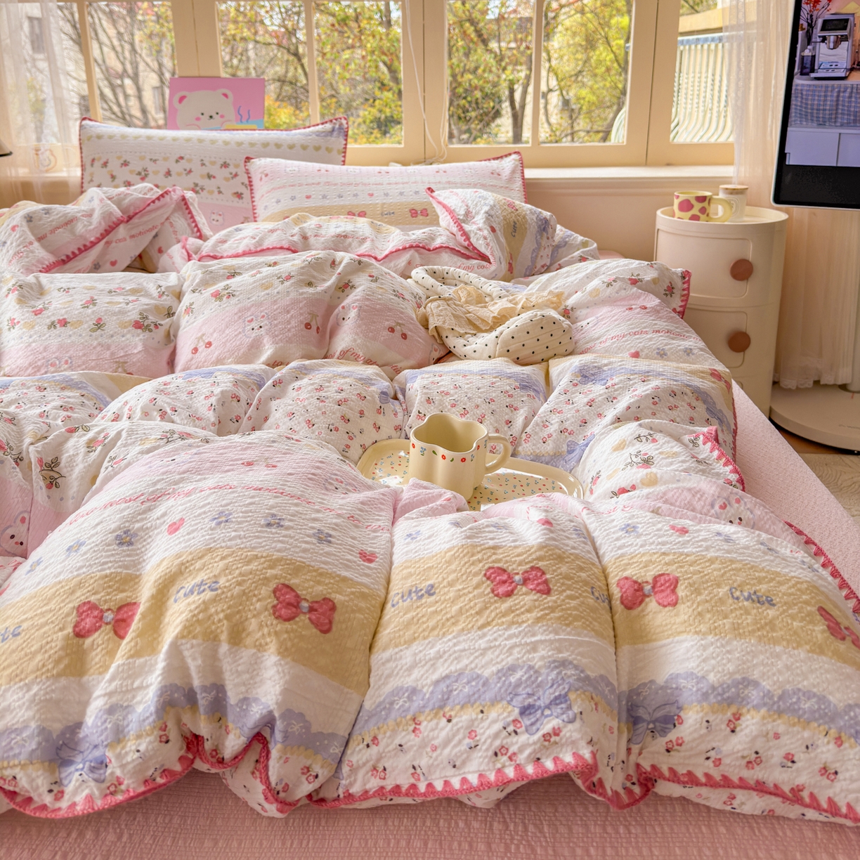 91家纺网 家纺一手货源 找家纺 仟网汇 2026新款贝壳边泡芙纱三角针四件套 甜心小兔