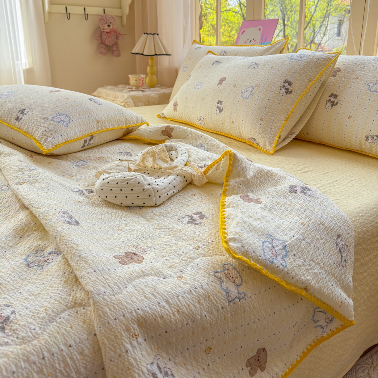 91家纺网 家纺一手货源 找家纺 仟网汇 2026新款贝壳边泡芙纱三角针夏被四件套 奶油小狗