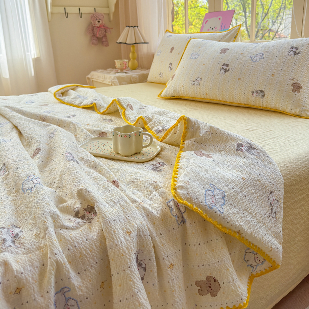 91家纺网 家纺一手货源 找家纺 仟网汇 2026新款贝壳边泡芙纱三角针夏被四件套 奶油小狗