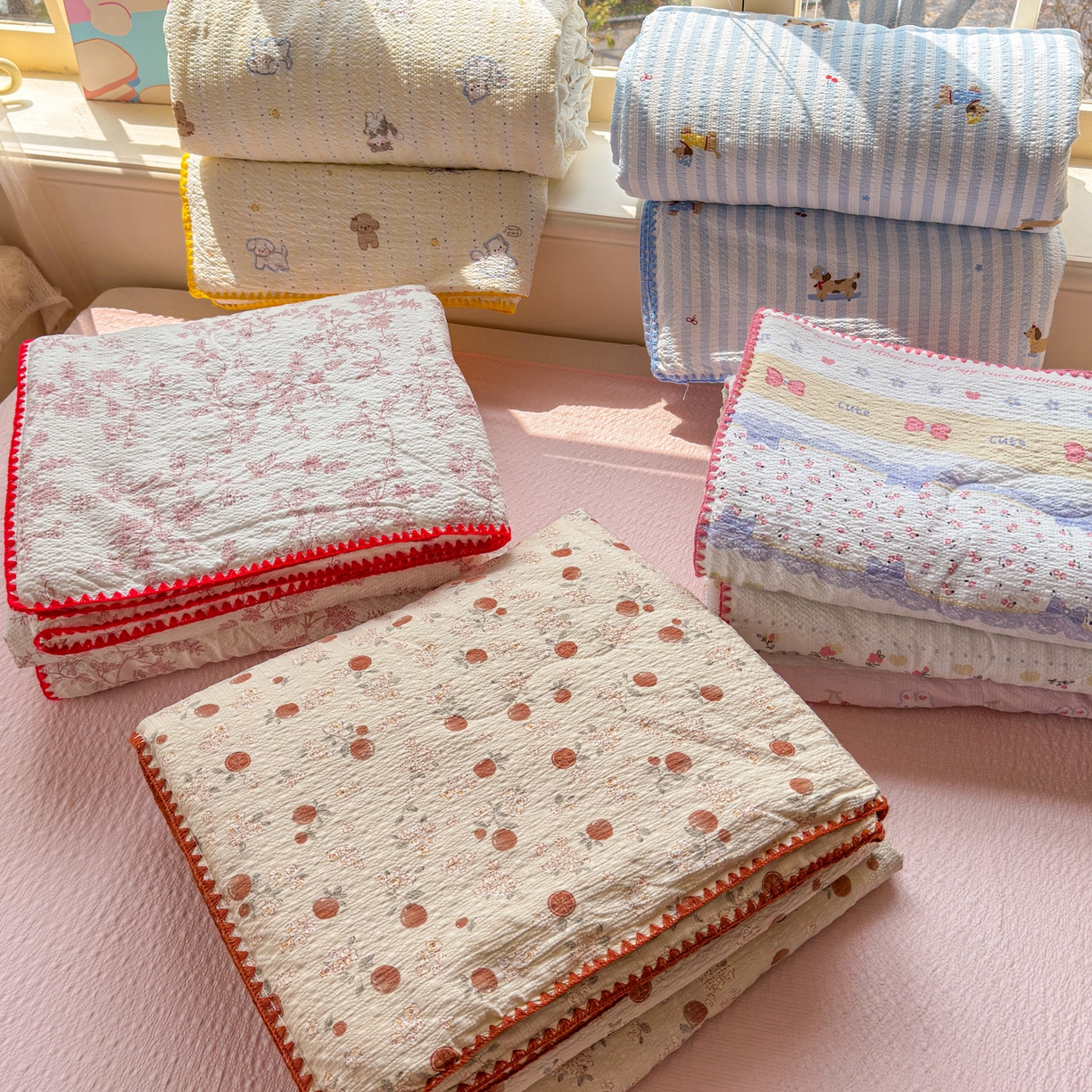 91家纺网 家纺一手货源 找家纺 仟网汇 2026新款贝壳边泡芙纱三角针夏被四件套 夏被叠拍