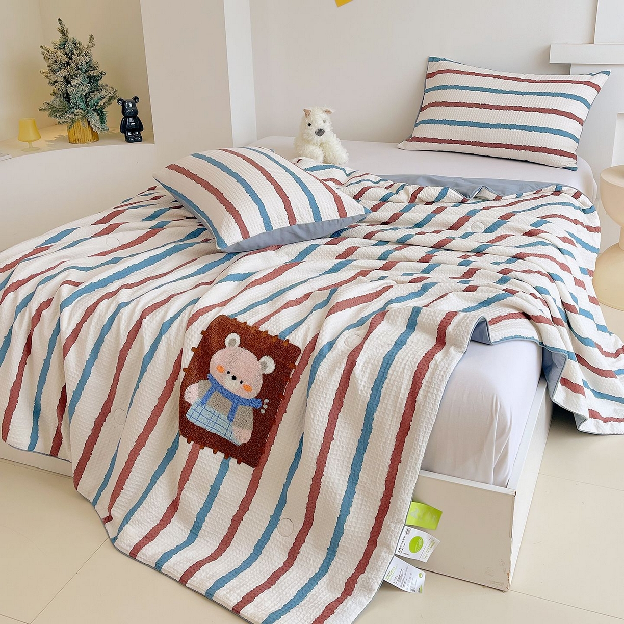 91家纺网 家纺一手货源 找家纺 （总）莱宁被业 2026新款A类全棉华夫格提花毛巾绣卡通大豆夏被