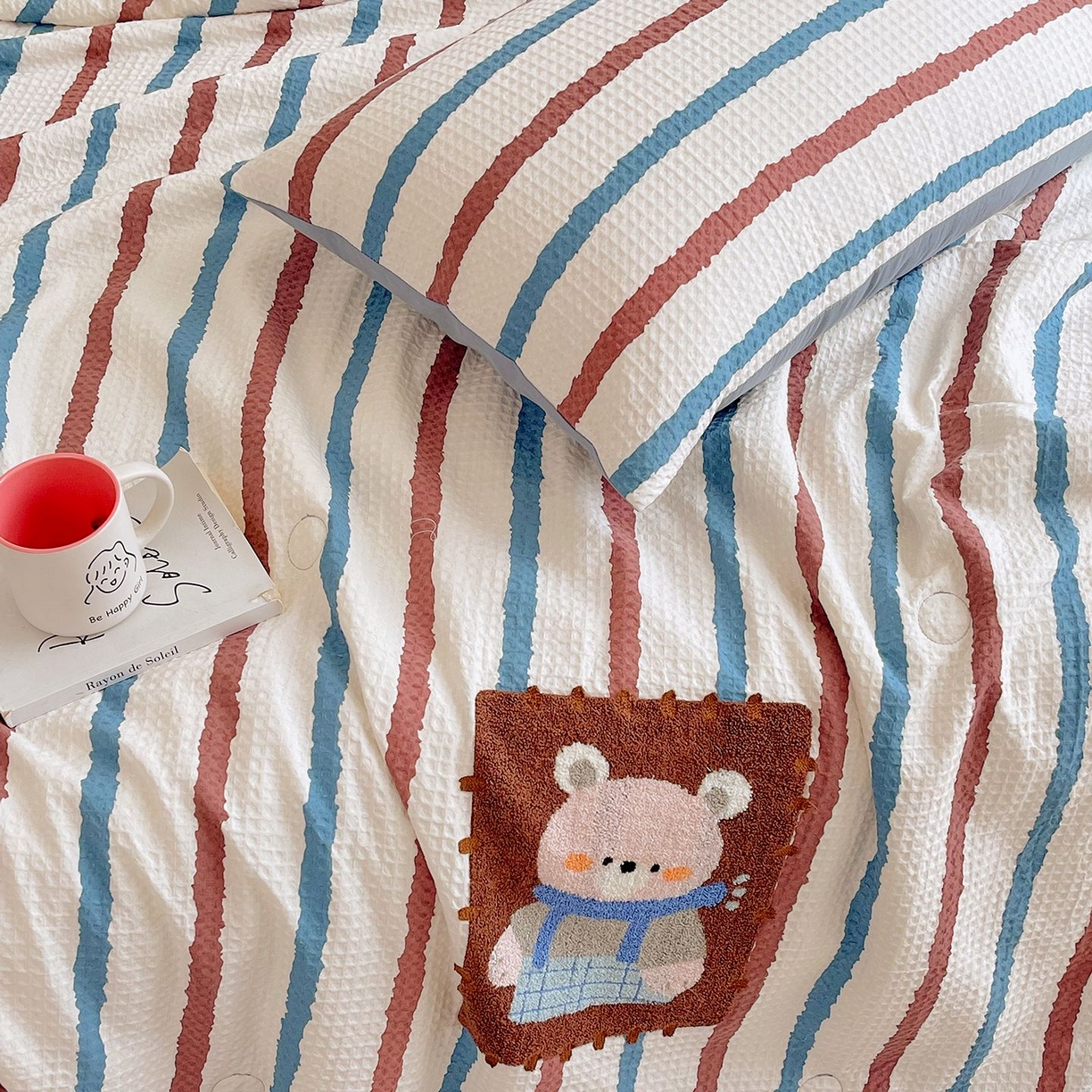 91家纺网 家纺一手货源 找家纺 （总）莱宁被业 2026新款A类全棉华夫格提花毛巾绣卡通大豆夏被