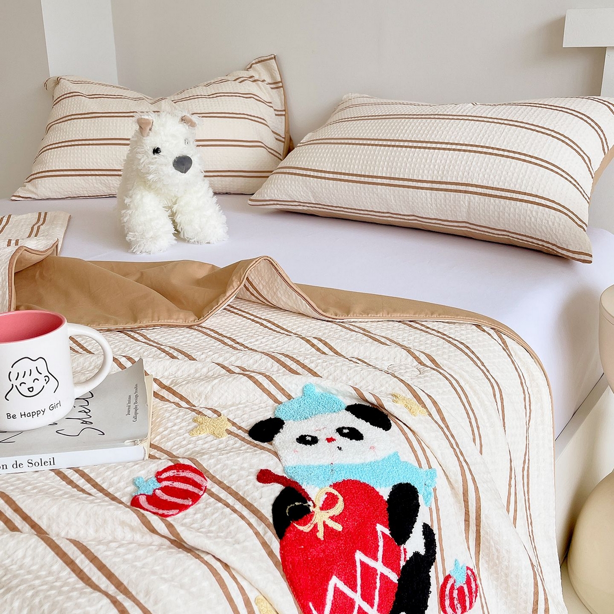 91家纺网 家纺一手货源 找家纺 莱宁被业 2026新款A类全棉华夫格提花毛巾绣卡通大豆夏被 苹果小熊