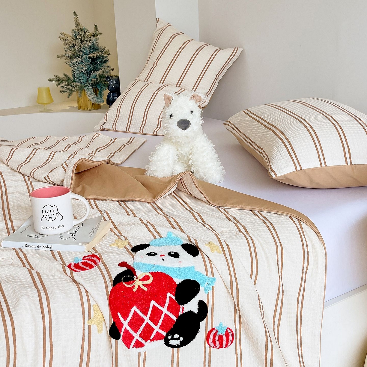 91家纺网 家纺一手货源 找家纺 莱宁被业 2026新款A类全棉华夫格提花毛巾绣卡通大豆夏被 苹果小熊