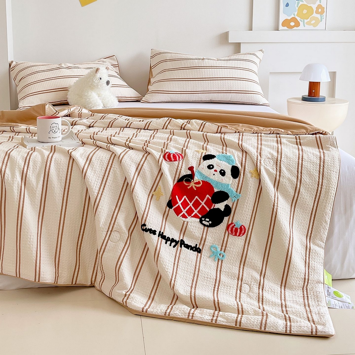 91家纺网 家纺一手货源 找家纺 莱宁被业 2026新款A类全棉华夫格提花毛巾绣卡通大豆夏被 苹果小熊