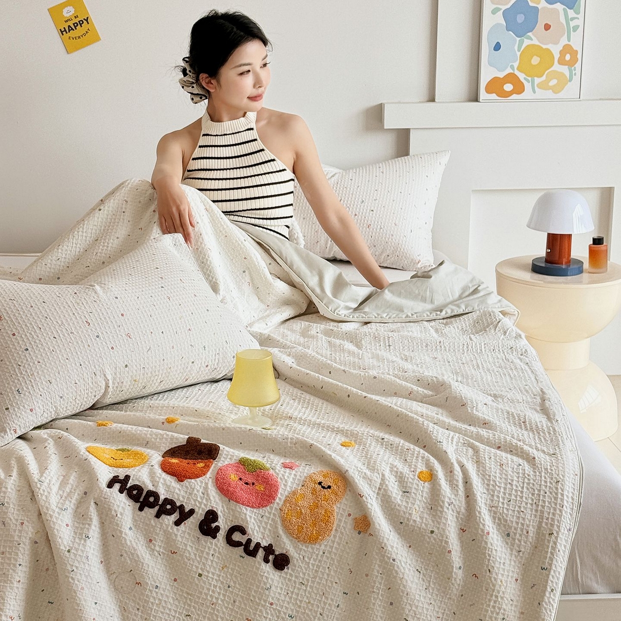 91家纺网 家纺一手货源 找家纺 莱宁被业 2026新款A类全棉华夫格提花毛巾绣卡通大豆夏被 好柿花生