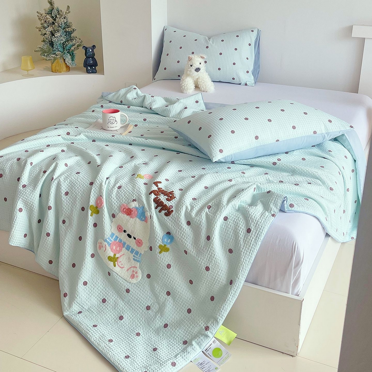 91家纺网 家纺一手货源 找家纺 莱宁被业 2026新款A类全棉华夫格提花毛巾绣卡通大豆夏被 萌宠西高地