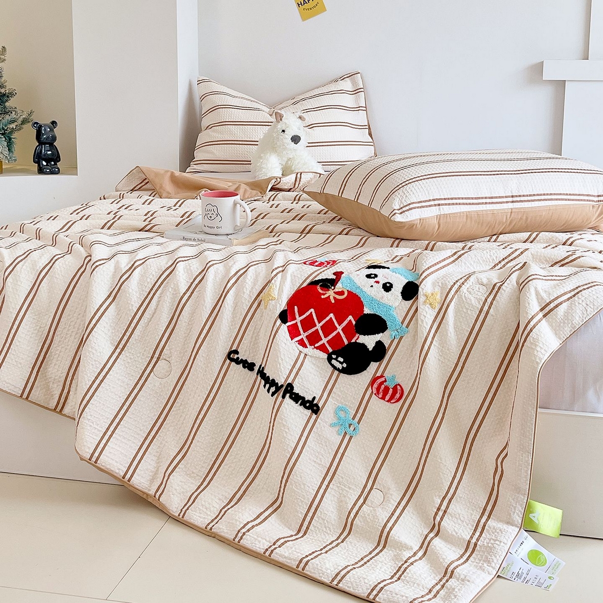 91家纺网 家纺一手货源 找家纺 莱宁被业 2026新款A类全棉华夫格提花毛巾绣卡通大豆夏被 苹果小熊