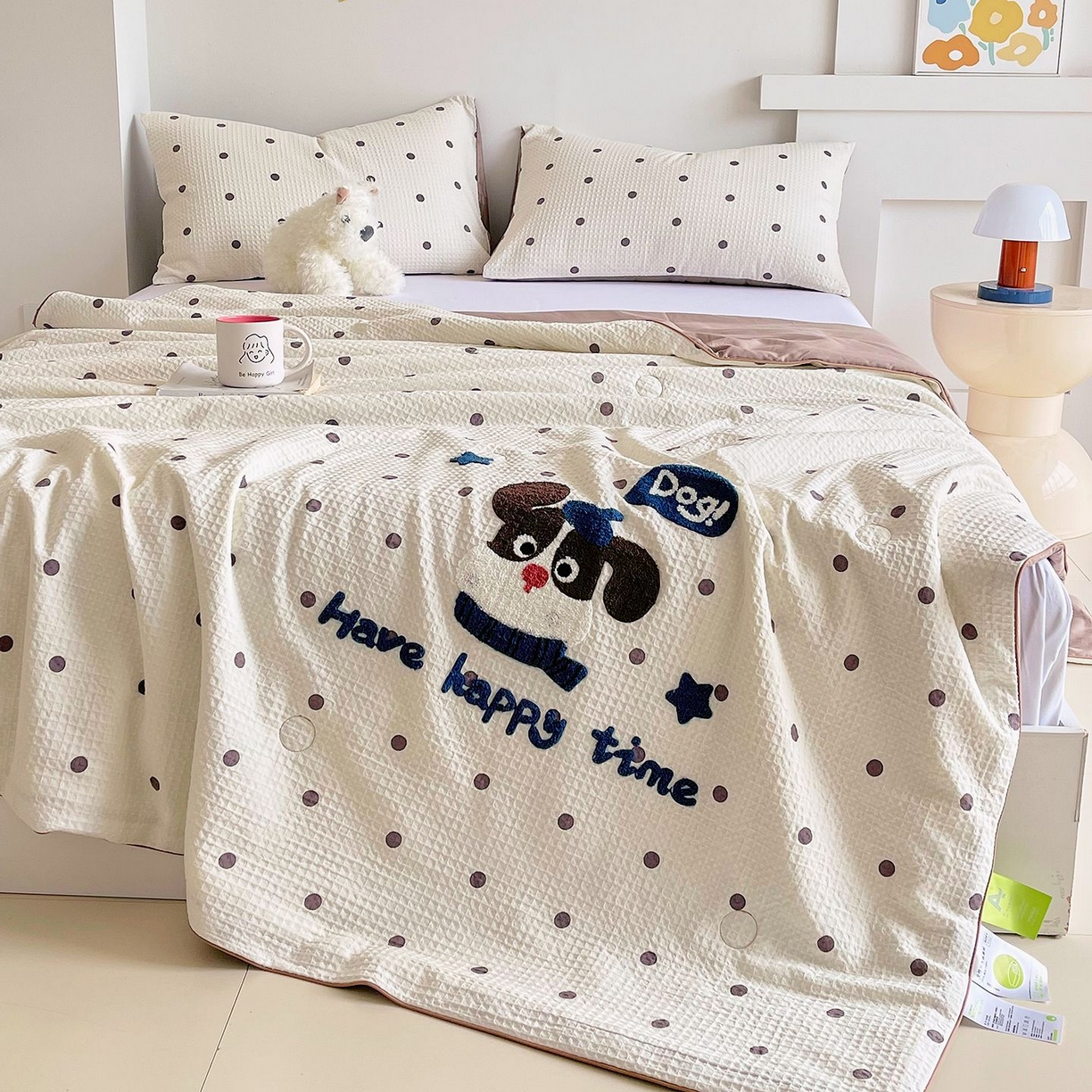 91家纺网 家纺一手货源 找家纺 莱宁被业 2026新款A类全棉华夫格提花毛巾绣卡通大豆夏被 圆点小狗