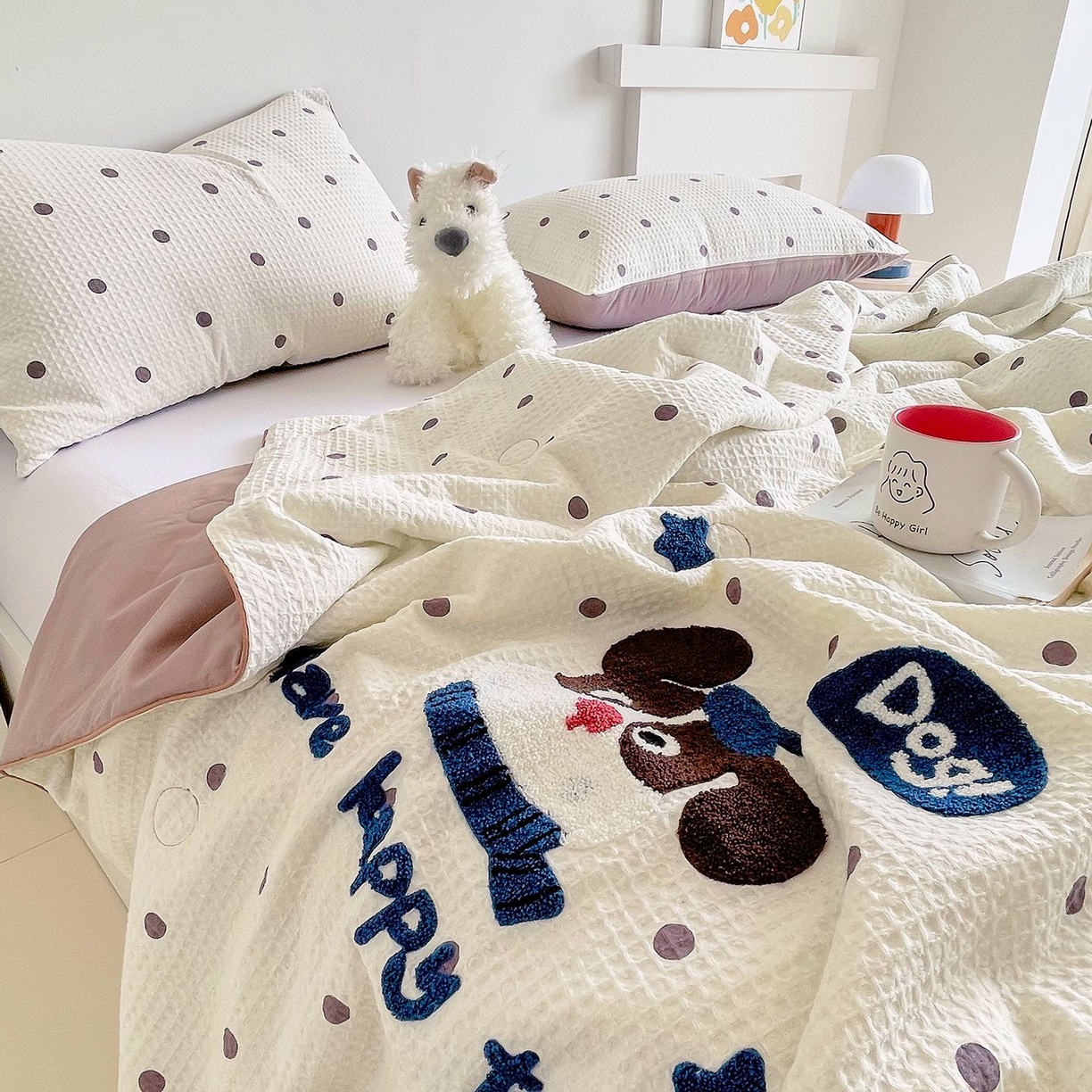 91家纺网 家纺一手货源 找家纺 莱宁被业 2026新款A类全棉华夫格提花毛巾绣卡通大豆夏被 圆点小狗