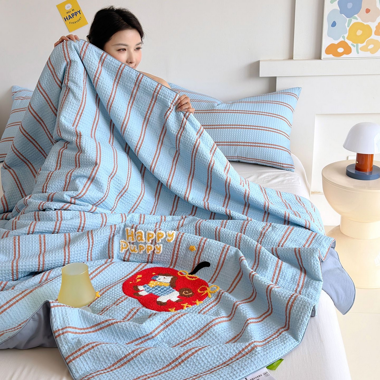 91家纺网 家纺一手货源 找家纺 莱宁被业 2026新款A类全棉华夫格提花毛巾绣卡通大豆夏被 条纹木马