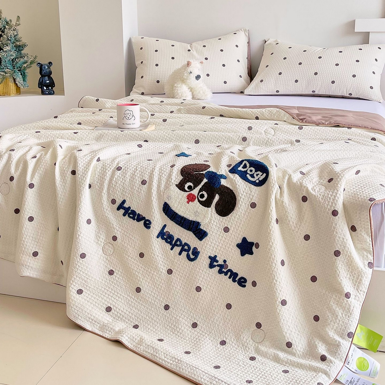 91家纺网 家纺一手货源 找家纺 莱宁被业 2026新款A类全棉华夫格提花毛巾绣卡通大豆夏被 圆点小狗