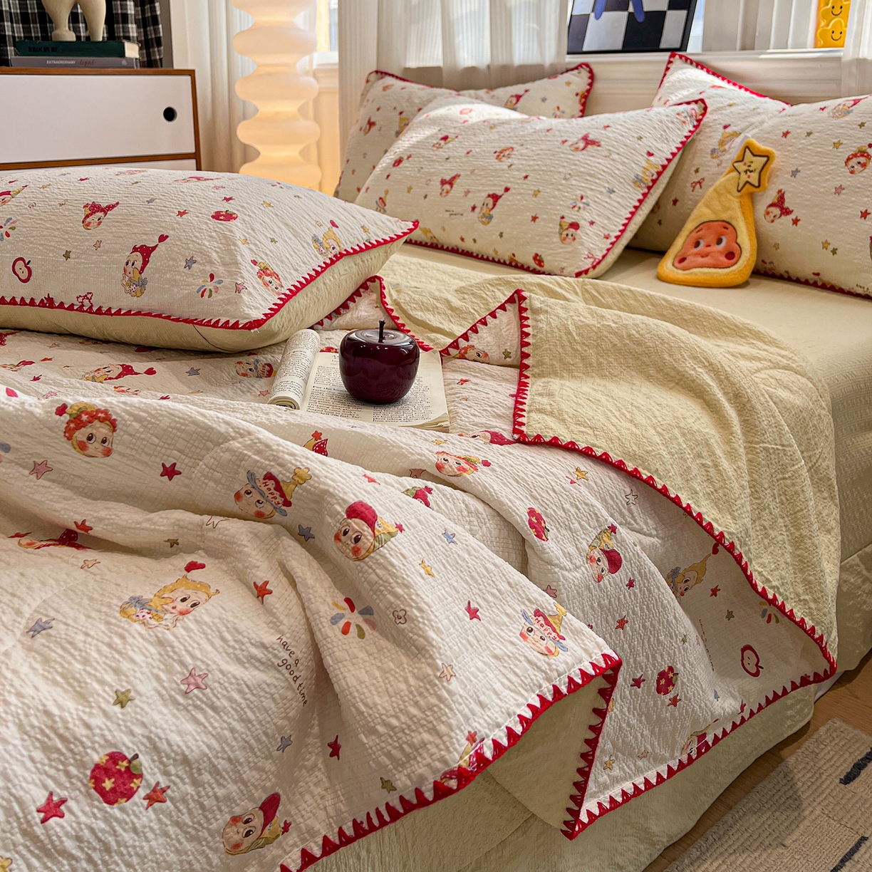 91家纺网 家纺一手货源 找家纺 仟网汇 2026新款三角针贝壳边泡芙纱夏被四件套 三角针夏被-蛋糕星人