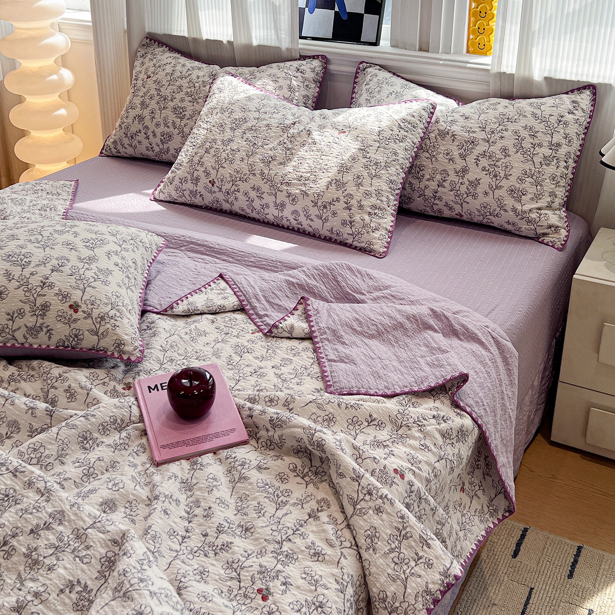 91家纺网 家纺一手货源 找家纺 仟网汇 2026新款三角针贝壳边泡芙纱夏被四件套 三角针夏被-花影