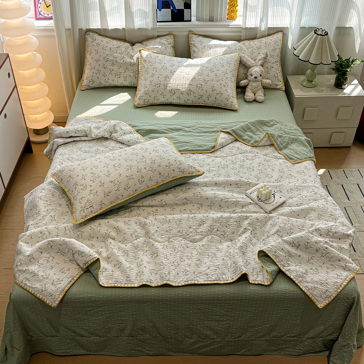 91家纺网 家纺一手货源 找家纺 仟网汇 2026新款三角针贝壳边泡芙纱夏被四件套 三角针夏被-花枝兔